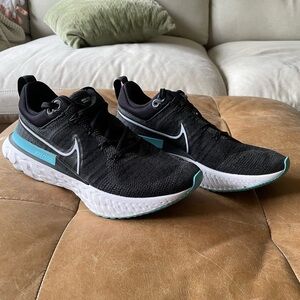 Nike React Infinity Run Flyknit 2 women’s size 7